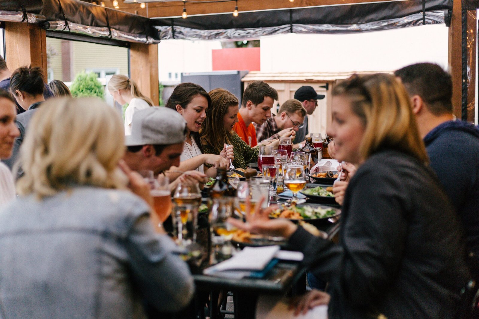 How to Use Marketing for Restaurants and Bars to Attract New Customers